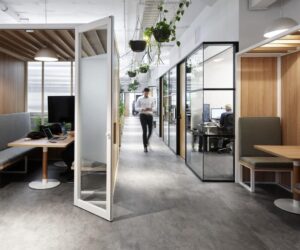 Designing Multi-Functional Office Spaces: Furniture That Does More